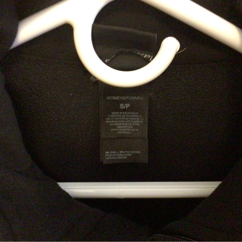 Women’s Northface Softshell Jacket Size Small - image 4